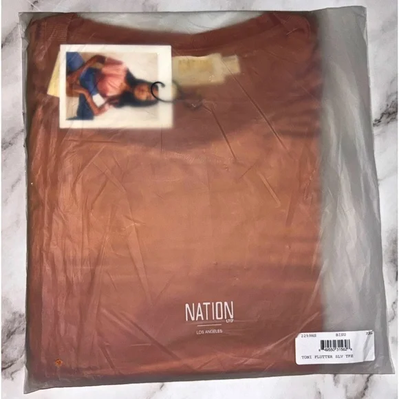 NATION LTD | TONI FLUTTER SLEEVE TOP IN PINK ROSE GOLD BISOU | XXL - Picture 2 of 5